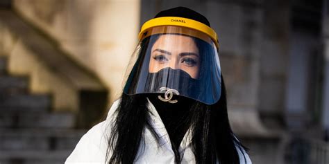 chanel masque corona